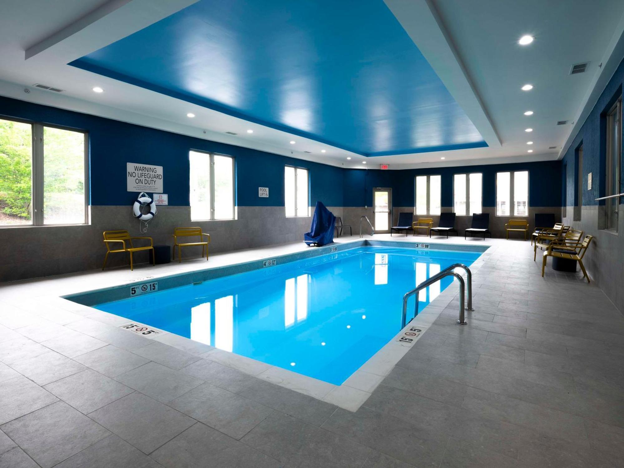 Hampton Inn Norton, Va エクステリア 写真